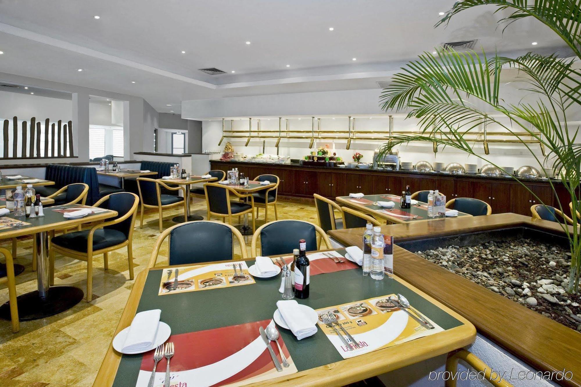 Fiesta Inn Monterrey La Fe San Nicolás de los Garzas Restaurant foto
